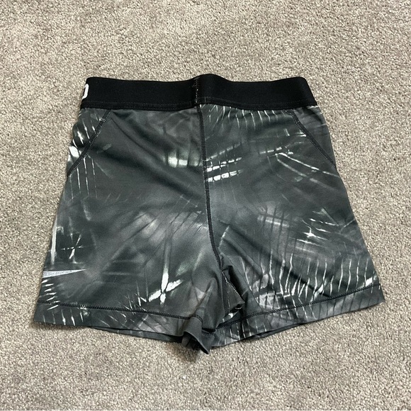 Nike Pro Black and Gray 3” Size Small - Picture 8 of 9